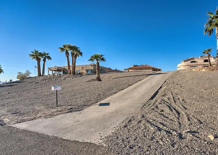 Patio, Rooftop Deck & Mtn Views: Havasu Home! Ferienhaus Lake Havasu City