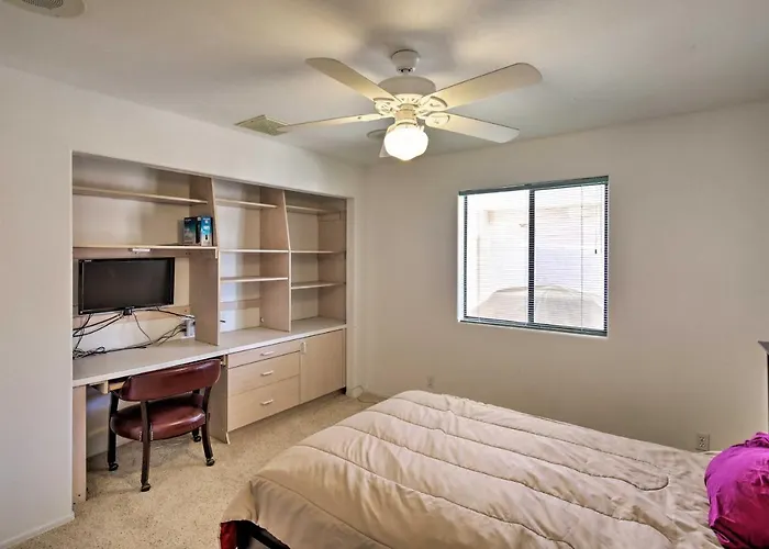 Patio, Rooftop Deck & Mtn Views: Havasu Home! Ferienhaus *