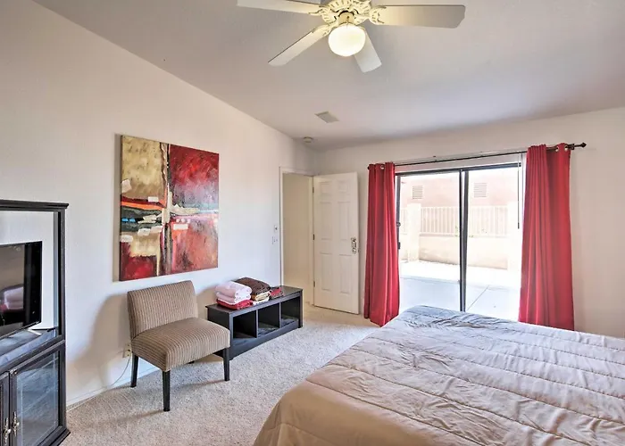 Patio, Rooftop Deck & Mtn Views: Havasu Home! Ferienhaus *