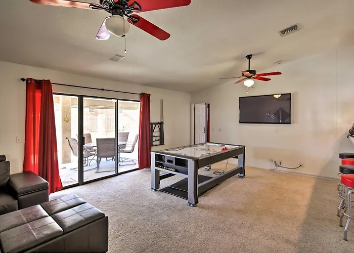 Patio, Rooftop Deck & Mtn Views: Havasu Home!
