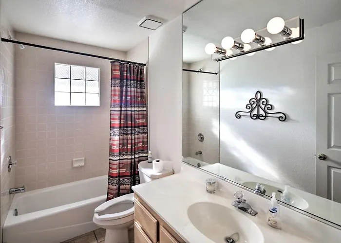 Ferienhaus Patio, Rooftop Deck & Mtn Views: Havasu Home! *