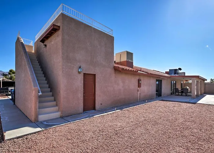 Patio, Rooftop Deck & Mtn Views: Havasu Home!